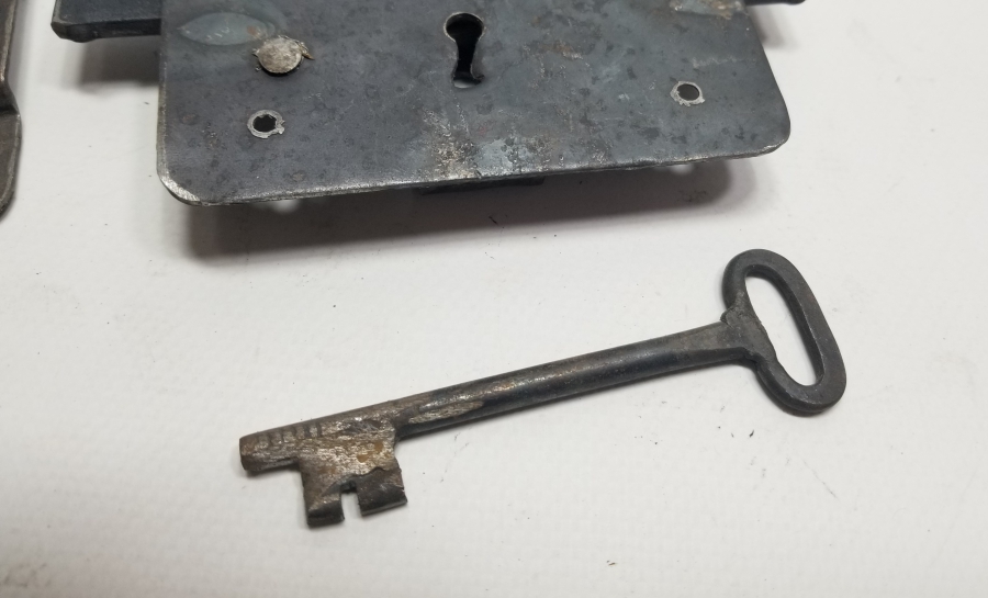 ORİJİNAL ANAHTARIYLA OSMANLI DÖNEMİ EL YAPIMI KAPI KİLİDİ