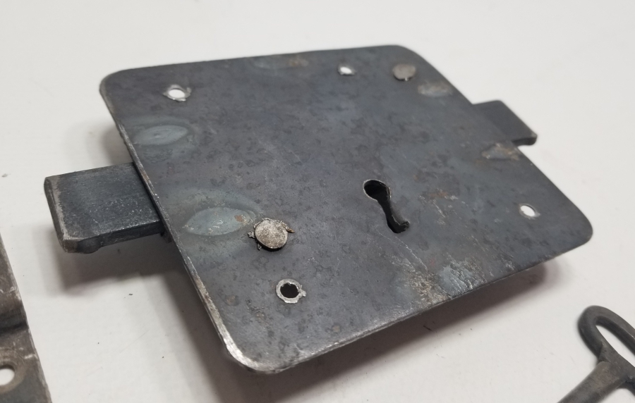 ORİJİNAL ANAHTARIYLA OSMANLI DÖNEMİ EL YAPIMI KAPI KİLİDİ