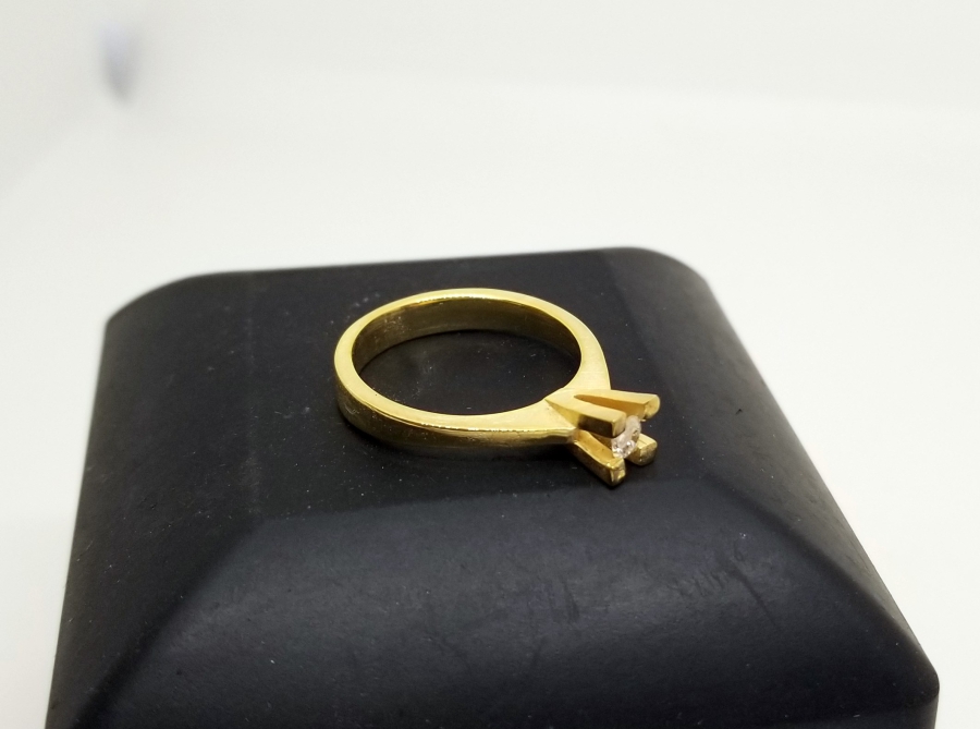 ALTIN KAPLAMA ÖZEL YAPIM TEKTAŞ YÜZÜK