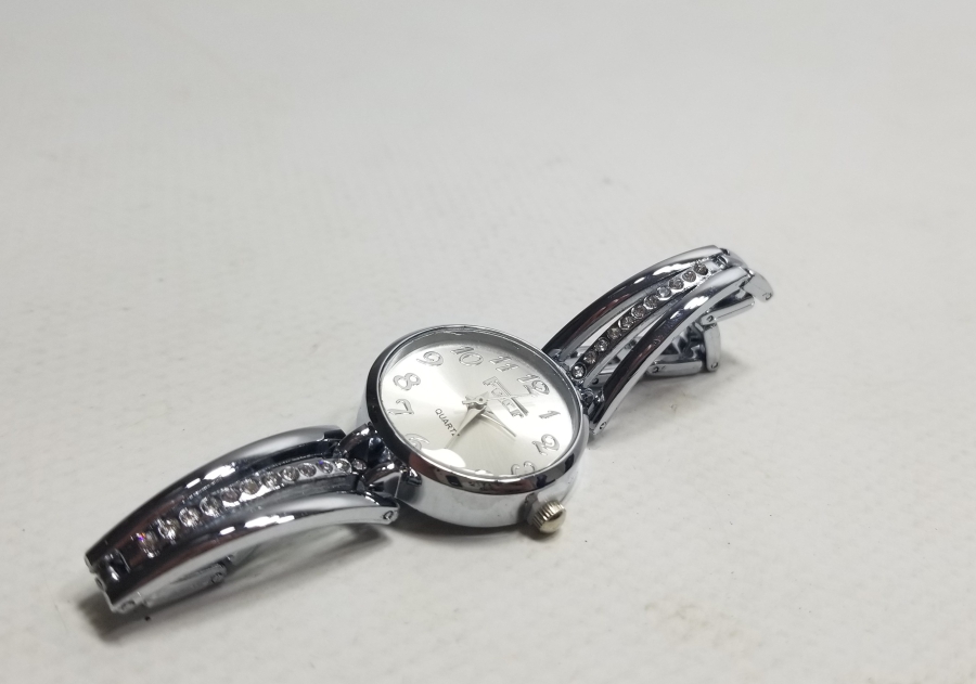 GÜMÜŞ KAPLAMA NOSTALJİK KOL SAATİ