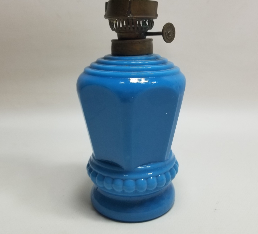 OSMANLI DÖNEMİ KABARTMA İŞÇİLİKLİ OPALİN GAZ LAMBASI