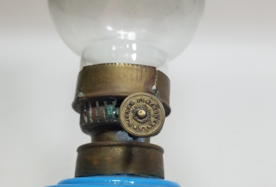 OSMANLI DÖNEMİ KABARTMA İŞÇİLİKLİ OPALİN GAZ LAMBASI