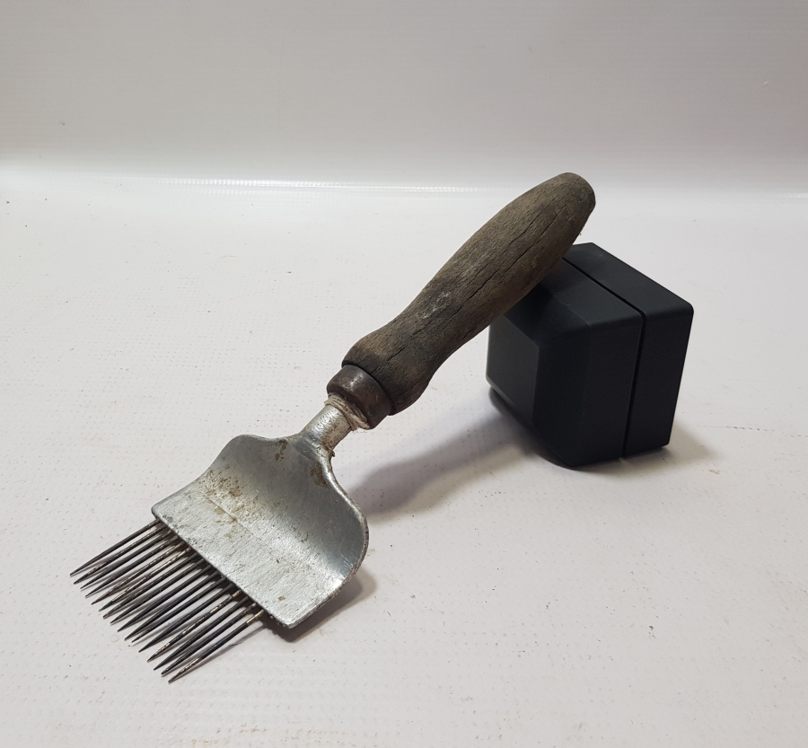 NADİR FORMLU ANTİKA DUVAR HALISI KİRKİTİ