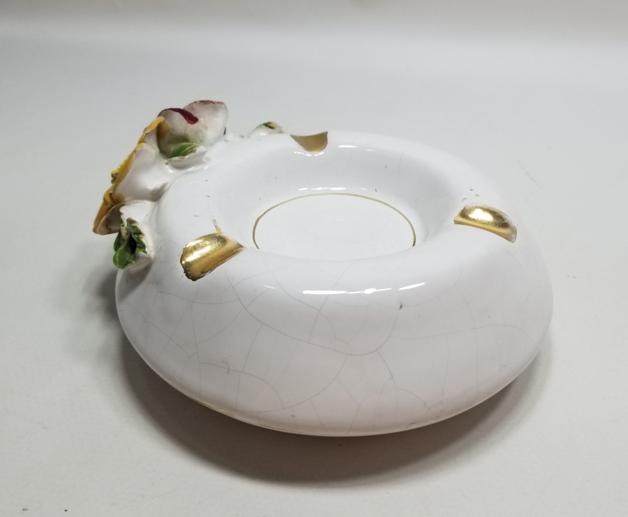 KABARTMA İŞÇİLİKLİ YERLİ YAPIM ALTIN VARAKLI SERAMİK KÜLLÜK