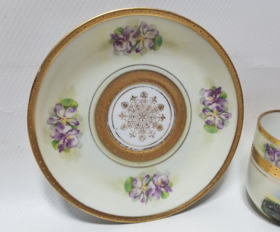 ÜZERİ ALTIN VARAKLI ANTİKA KAHVE FİNCANI