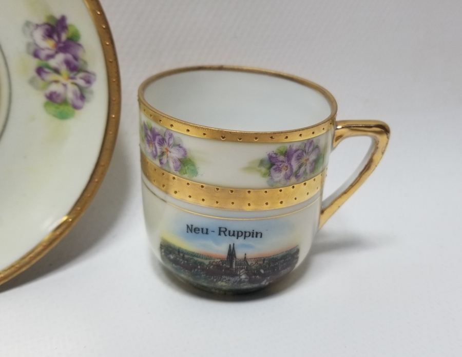 ÜZERİ ALTIN VARAKLI ANTİKA KAHVE FİNCANI