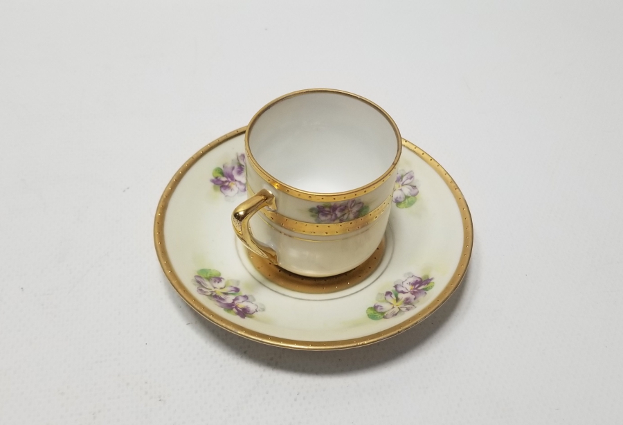 ÜZERİ ALTIN VARAKLI ANTİKA KAHVE FİNCANI