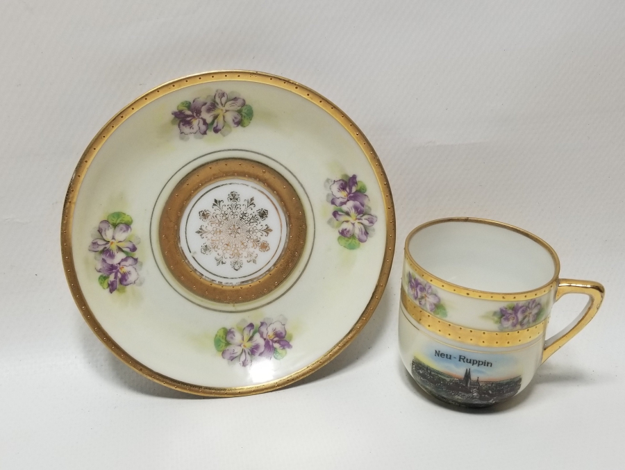 ÜZERİ ALTIN VARAKLI ANTİKA KAHVE FİNCANI