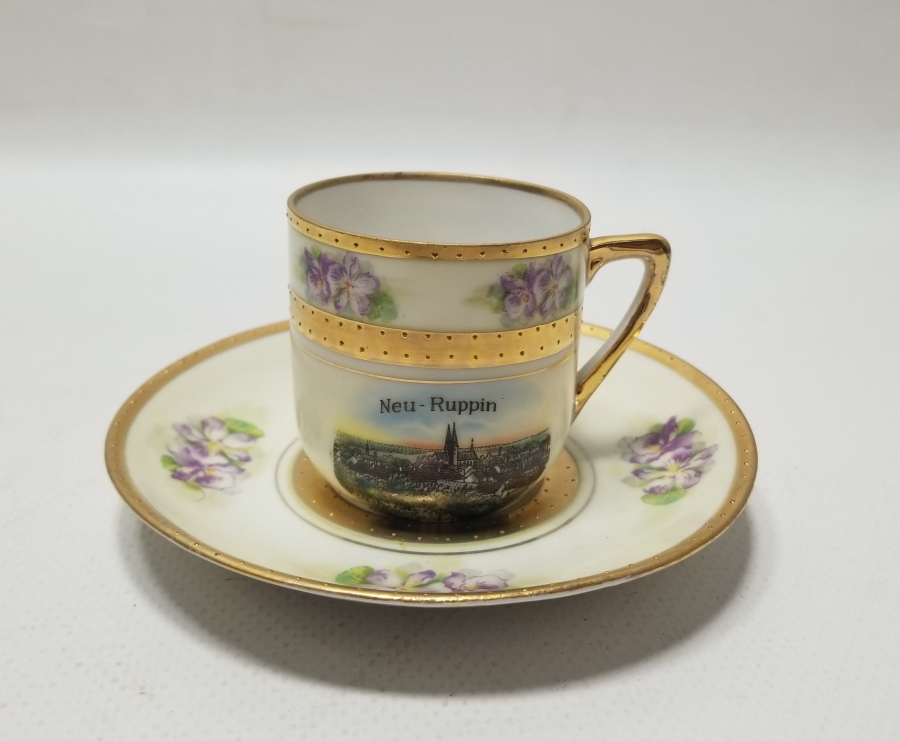 ÜZERİ ALTIN VARAKLI ANTİKA KAHVE FİNCANI