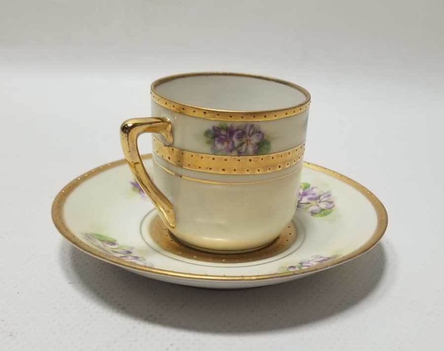 ÜZERİ ALTIN VARAKLI ANTİKA KAHVE FİNCANI