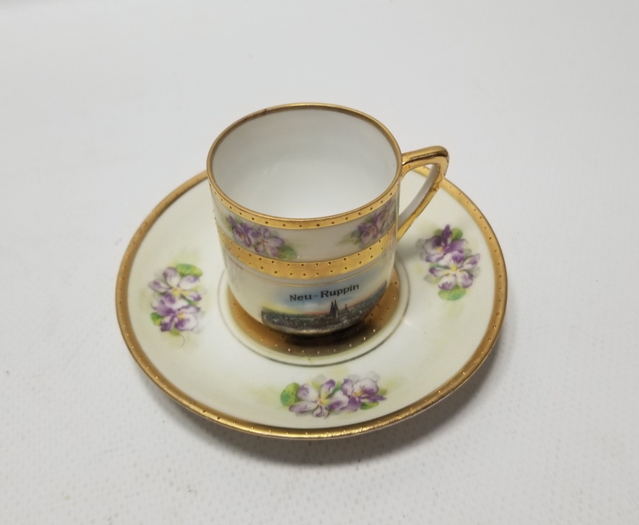 ÜZERİ ALTIN VARAKLI ANTİKA KAHVE FİNCANI