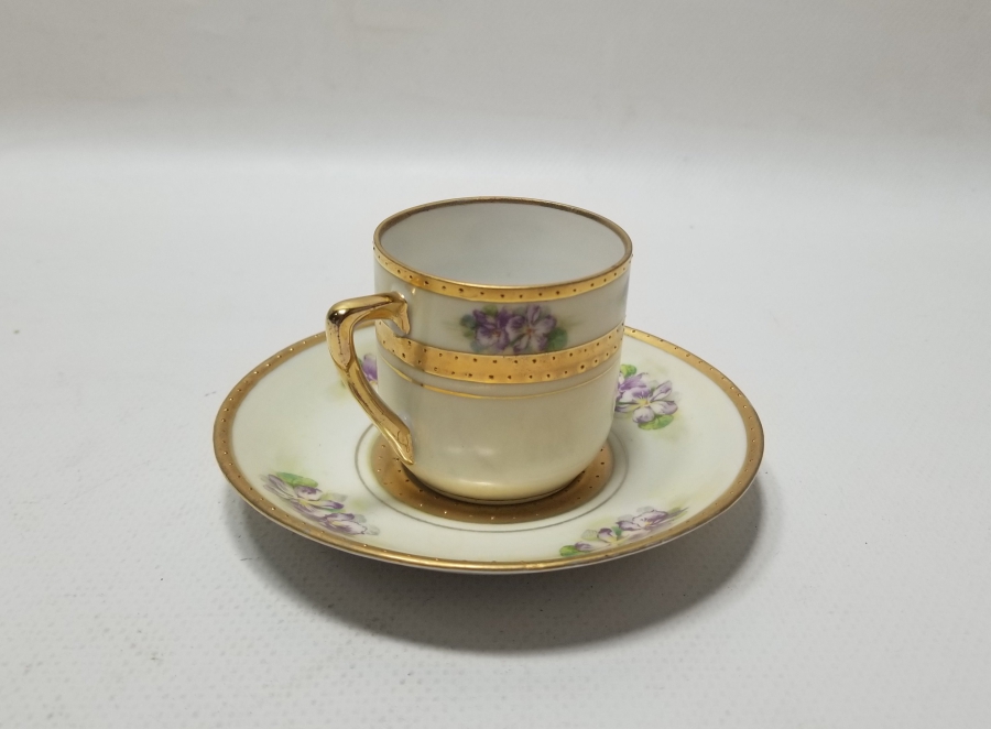 ÜZERİ ALTIN VARAKLI ANTİKA KAHVE FİNCANI