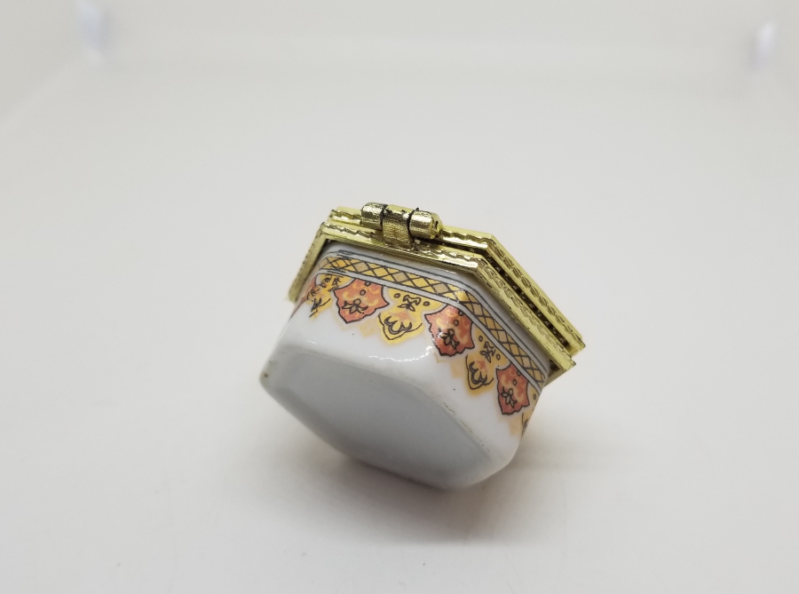 ÜZERİ YAZILI ANTİKA PORSELEN MÜCEVHER KUTUSU