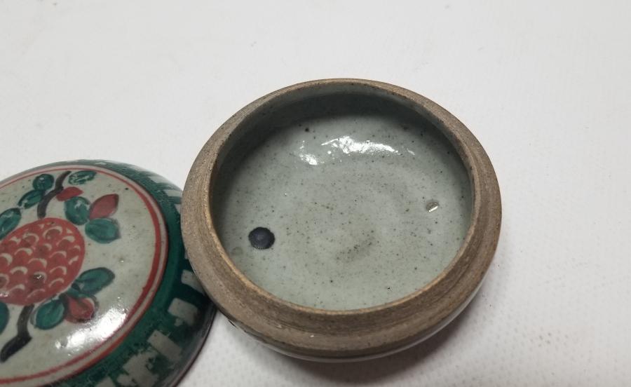 ALTI YAZILI UZAKDOĞU YAPIMI ANTİKA MÜREKKEP KASESİ