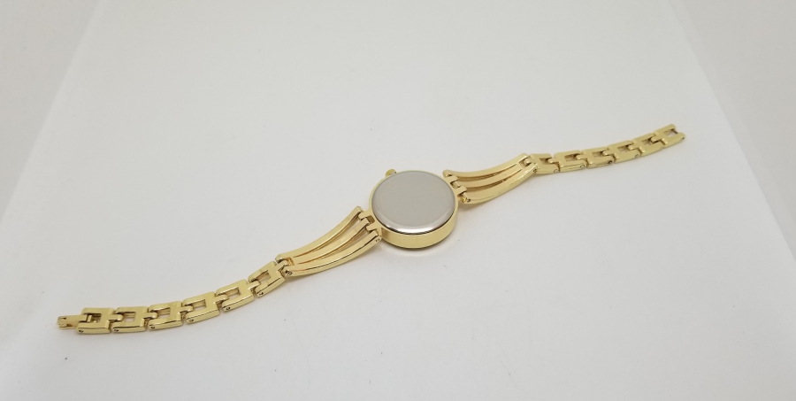 ALTIN KAPLAMA NOSTALJİK KOL SAATİ