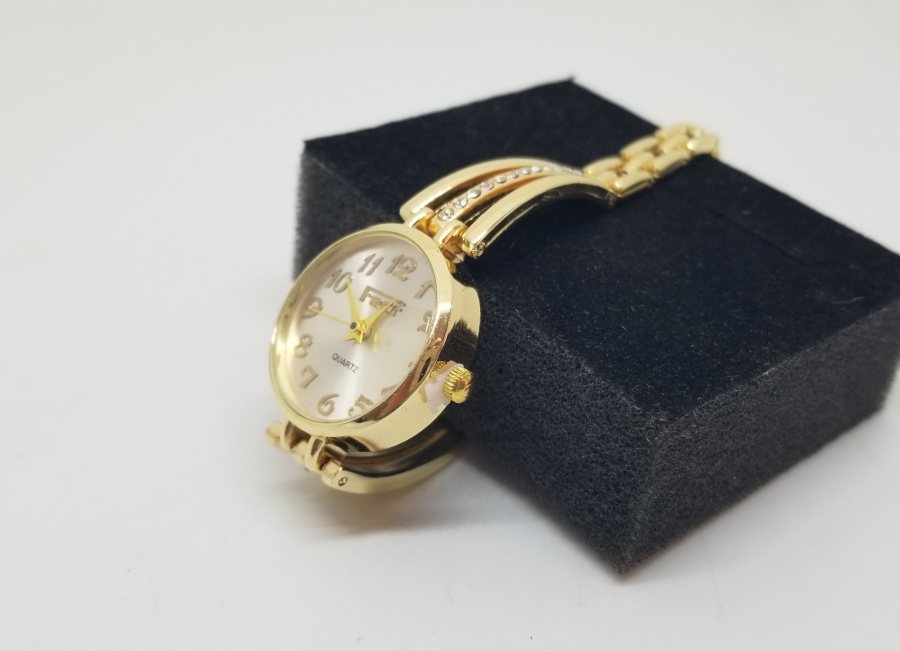 ALTIN KAPLAMA NOSTALJİK KOL SAATİ