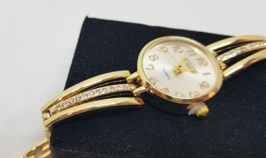 ALTIN KAPLAMA NOSTALJİK KOL SAATİ