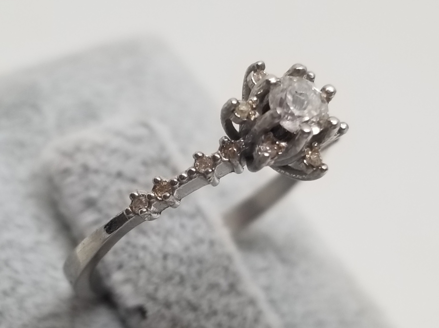 YILDIZ FORMLU PIRLANTA TAŞLI TEKTAŞ YÜZÜK