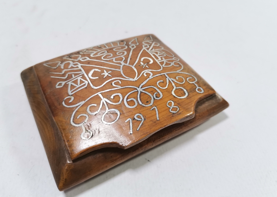 GÜMÜŞ ÇAKMA İŞÇİLİKLİ ESARET YADİGARI NADİR EL YAPIMI TÜTÜN TABAKASI