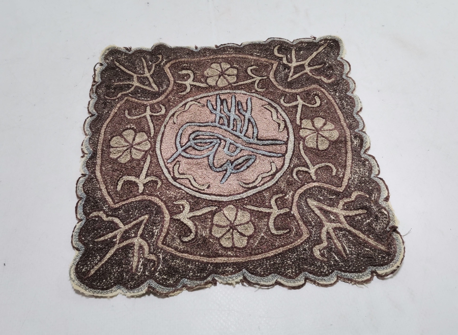 SUZANİ İŞÇİLİKLİ İPEK VE GÜMÜŞ SIRMALI OSMANLI DÖNEMİ YASTIK YÜZÜ