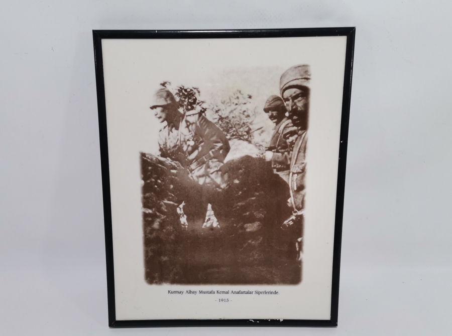 KÜTAHYA SERAMİK ÖZEL SERİ ANAFARTALAR CEPHESİNDE ATATÜRK GÖRSELLİ PANO