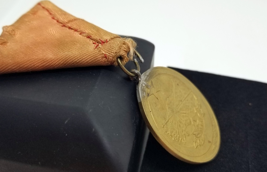 ESKİ YAZI İSTİKLAL MADALYASI - KIRMIZI ŞERİTLİ İSTİKLAL SAVAŞI MADALYASI