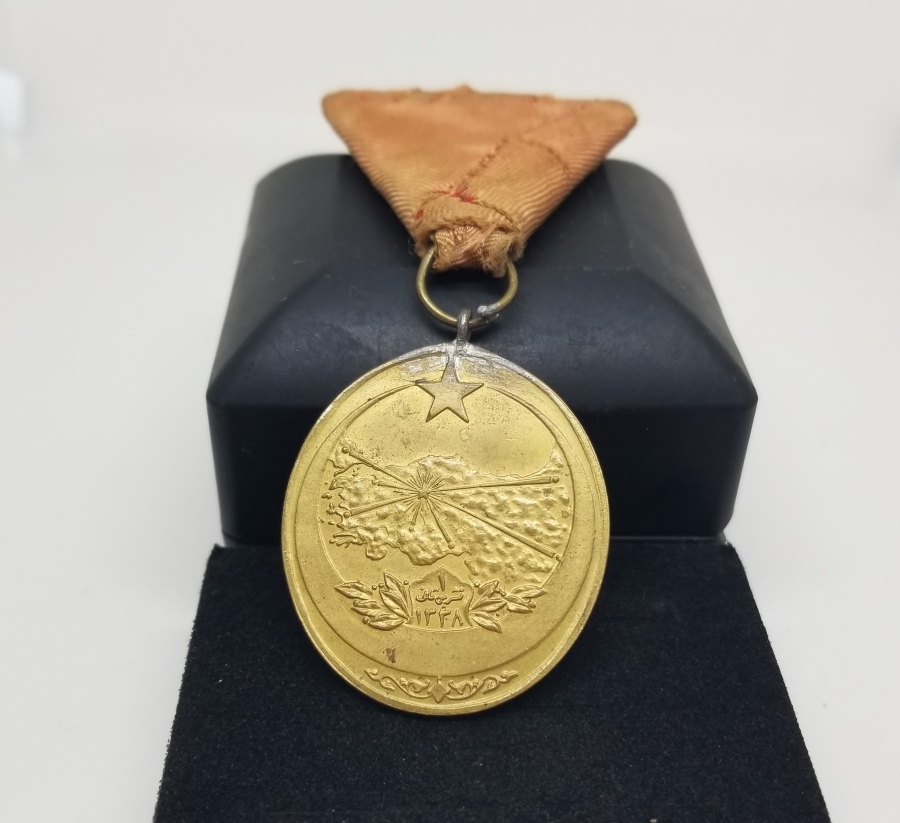 ESKİ YAZI İSTİKLAL MADALYASI - KIRMIZI ŞERİTLİ İSTİKLAL SAVAŞI MADALYASI