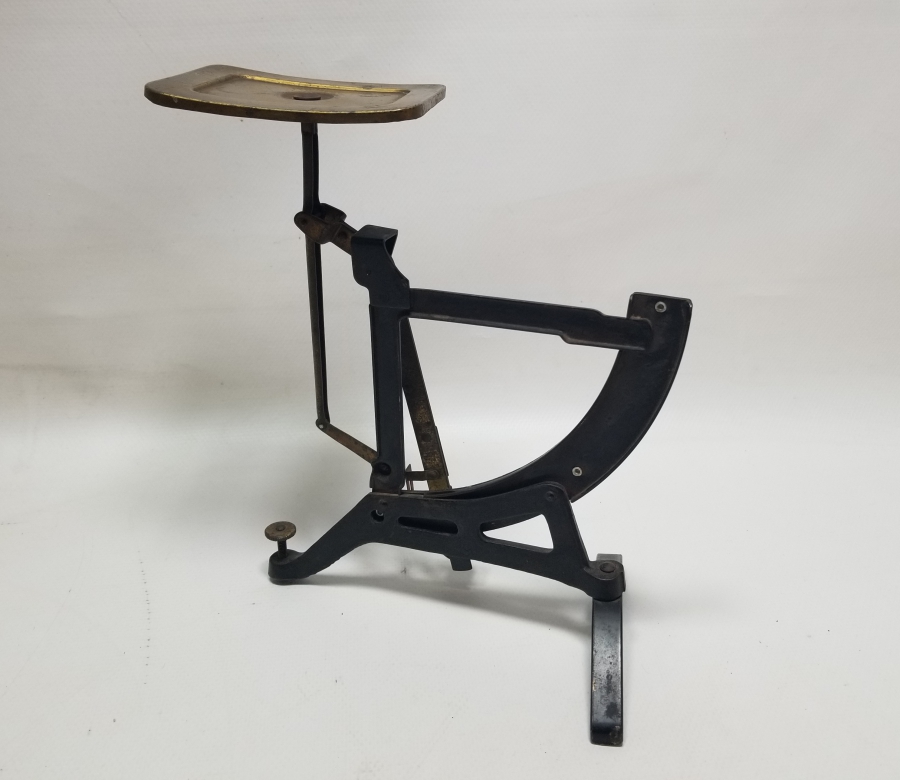 PORSELEN KADRANLI ANTİKA POSTA TERAZİSİ