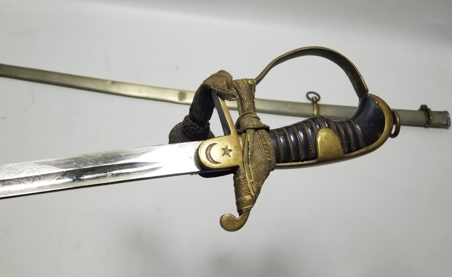 SIRTI OSMANLICA YAZILI İLK KEZ GÖRÜLEN ORİJİNAL PÜSKÜLÜYLE OSMANLI HAFİF SÜVARİ SUBAY KILICI