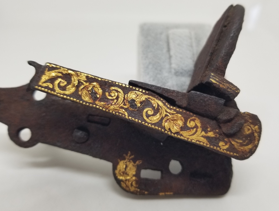 ÜZERİ ALTIN ÇAKMA İŞÇİLİKLİ YENİÇERİ KALE TÜFEĞİ ÇAKMAĞI