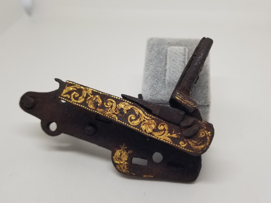 ÜZERİ ALTIN ÇAKMA İŞÇİLİKLİ YENİÇERİ KALE TÜFEĞİ ÇAKMAĞI