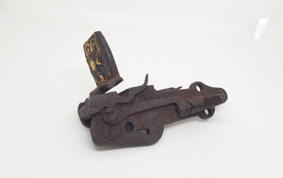 ÜZERİ ALTIN ÇAKMA İŞÇİLİKLİ YENİÇERİ KALE TÜFEĞİ ÇAKMAĞI