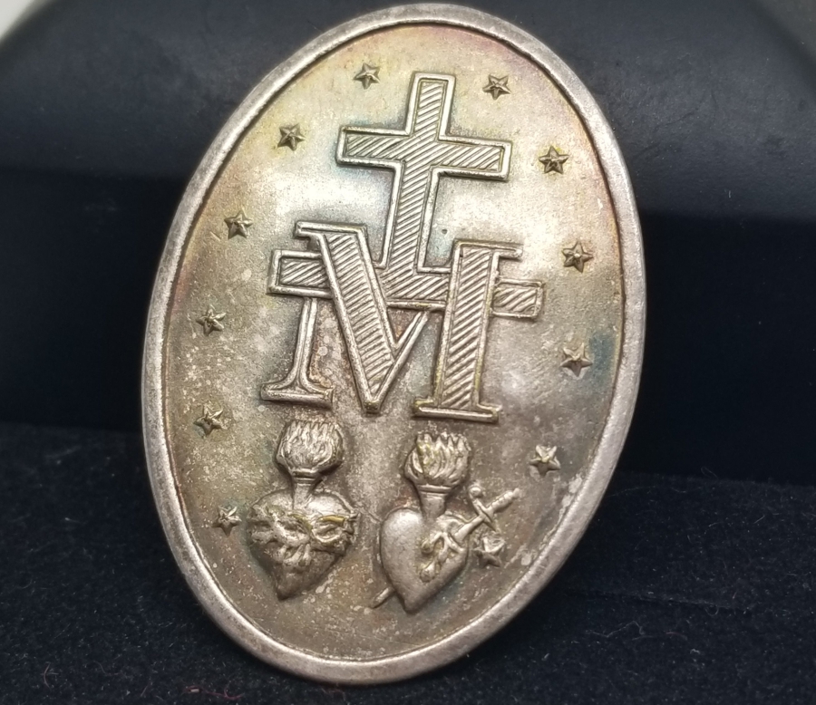 KABARTMA İŞÇİLİKLİ ANTİKA GÜMÜŞ VAFTİZ ROZET