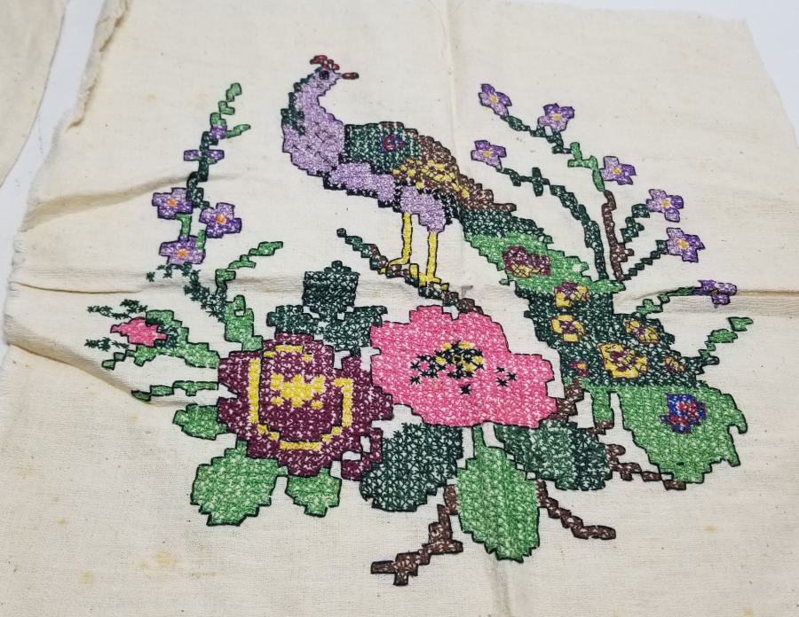 TAVUSKUŞLU EL İŞİ ÇİFT KANAVİÇE YASTIK YÜZÜ