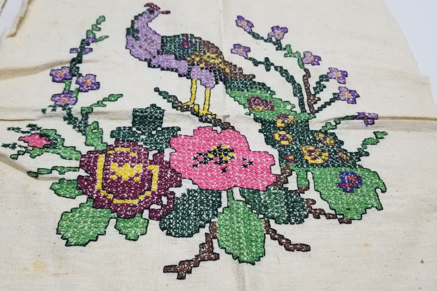 TAVUSKUŞLU EL İŞİ ÇİFT KANAVİÇE YASTIK YÜZÜ