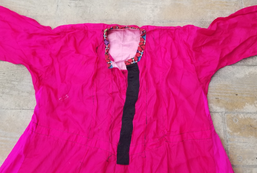 EL YAPIMI ANTİKA İPEKLİ YÖRÜK ELBİSESİ