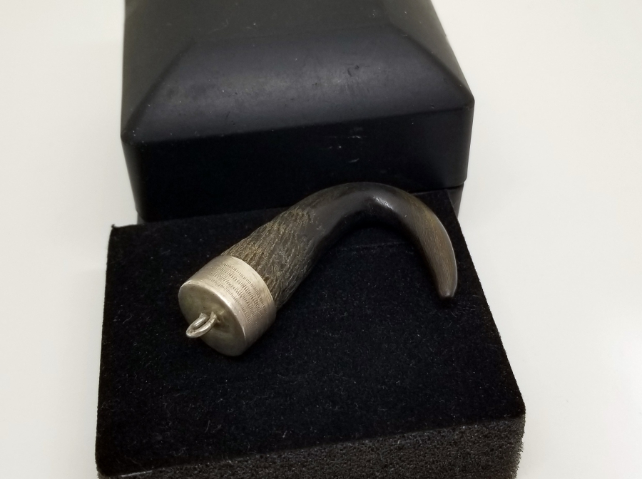 OSMANLI DÖNEMİ DAĞ KEÇİSİ BOYNUZUNDAN YAPILMIŞ ŞAMANİK KOLYE