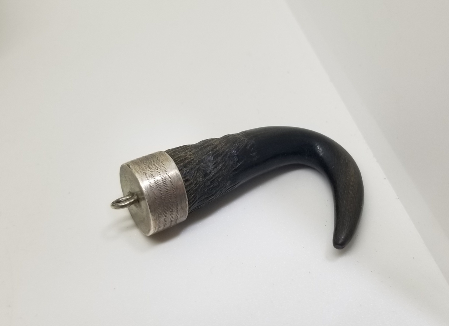 OSMANLI DÖNEMİ DAĞ KEÇİSİ BOYNUZUNDAN YAPILMIŞ ŞAMANİK KOLYE