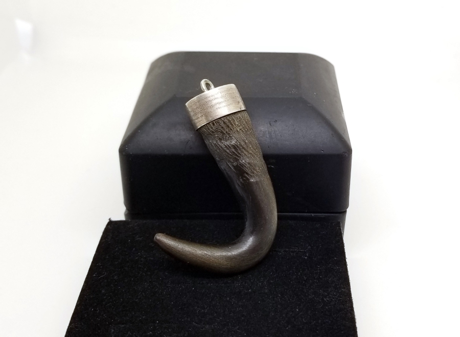 OSMANLI DÖNEMİ DAĞ KEÇİSİ BOYNUZUNDAN YAPILMIŞ ŞAMANİK KOLYE