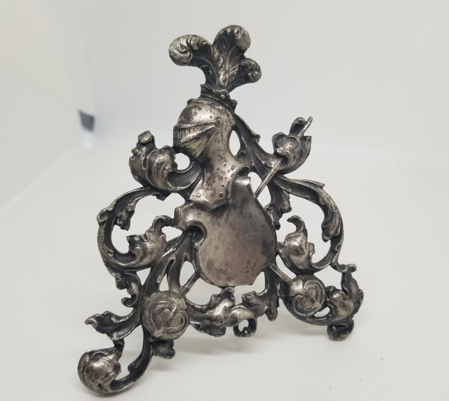 ŞOVALYE GÖRSELLİ ANTİKA ZARF AÇACAĞI STANDI