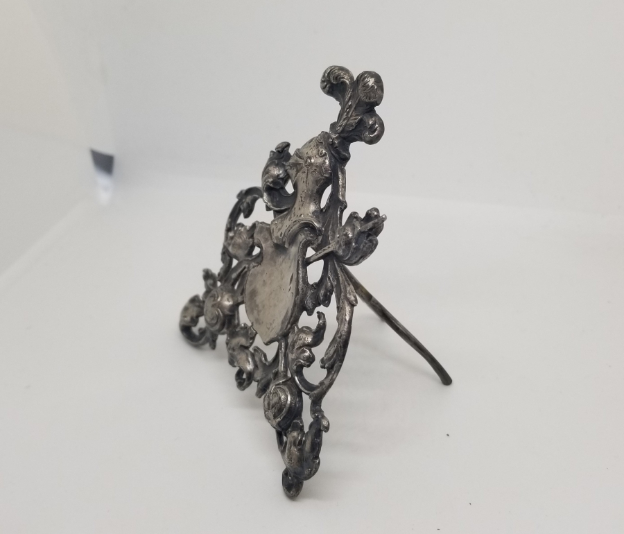 ŞOVALYE GÖRSELLİ ANTİKA ZARF AÇACAĞI STANDI