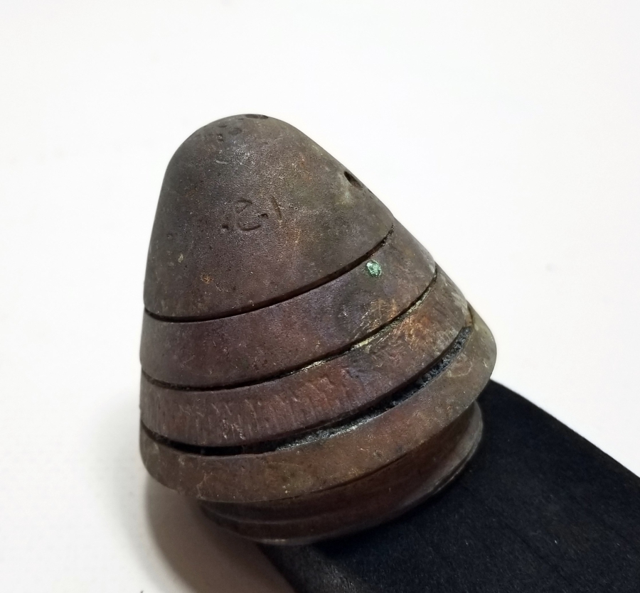 ÜZERİ OSMANLICA YAZILI 1. DÜNYA SAVAŞI DÖNEMİ TOP MERMİSİ BAŞLIĞI