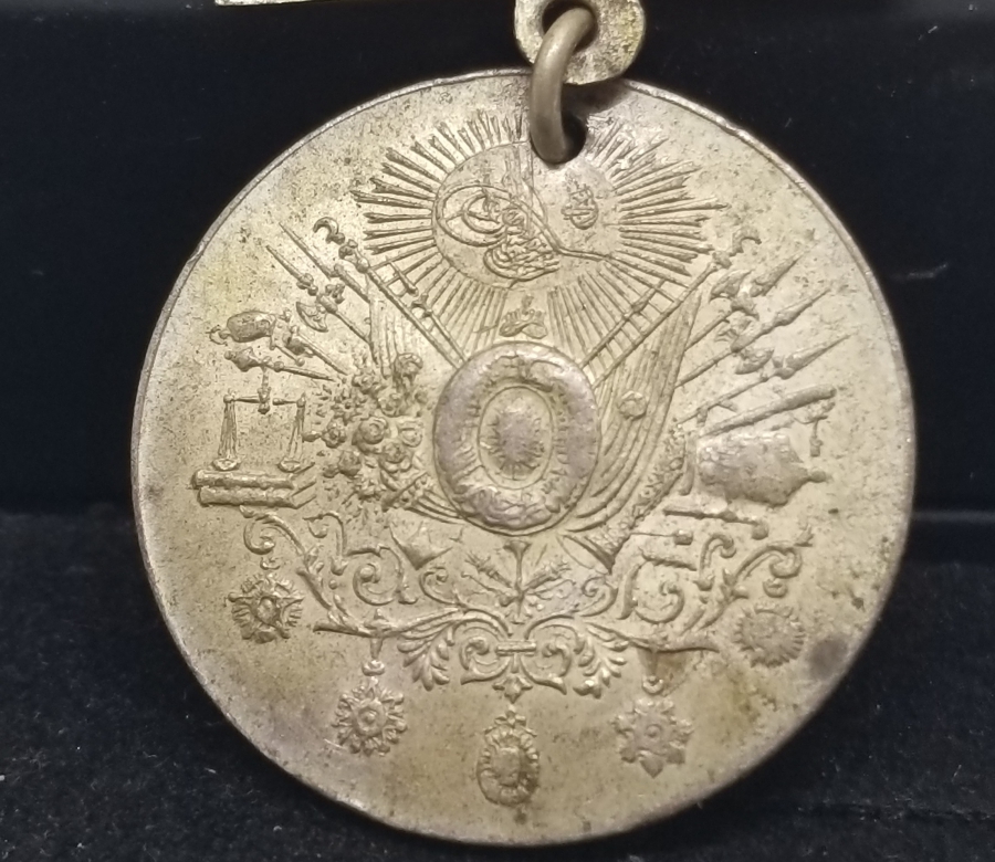 ORİJİNAL İPEK ASKISIYLA GÜMÜŞ LİYAKAT MADALYASI