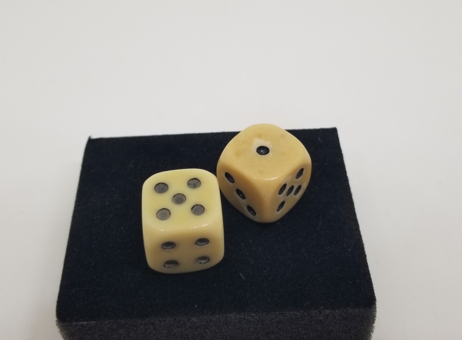 2 ADET ANTİKA KATALİN ZAR