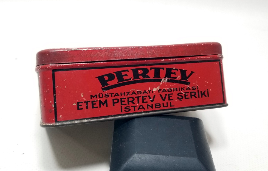 ANTİKA METAL PERTEV İLAÇ KUTUSU