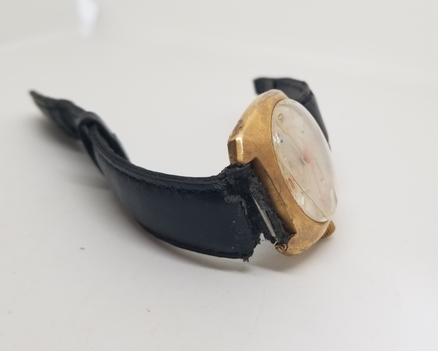 VIALUX MARKA KURMALI VE TAKVİMLİ ALTIN KAPLAMA ANTİKA KOL SAATİ