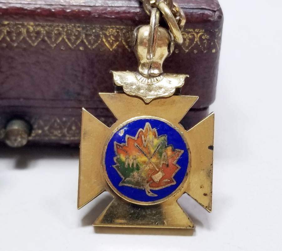 ORİJİNAL KÖSTEĞİ İLE ORİJİNAL KUTUSUNDA OSMANLI DÖNEMİ CEP SAATİ