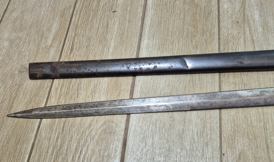 ORİJİNAL PÜSKÜLÜYLE UZUN TİP ALLAH BİZİMLE YAZILI SUBAY KILICI