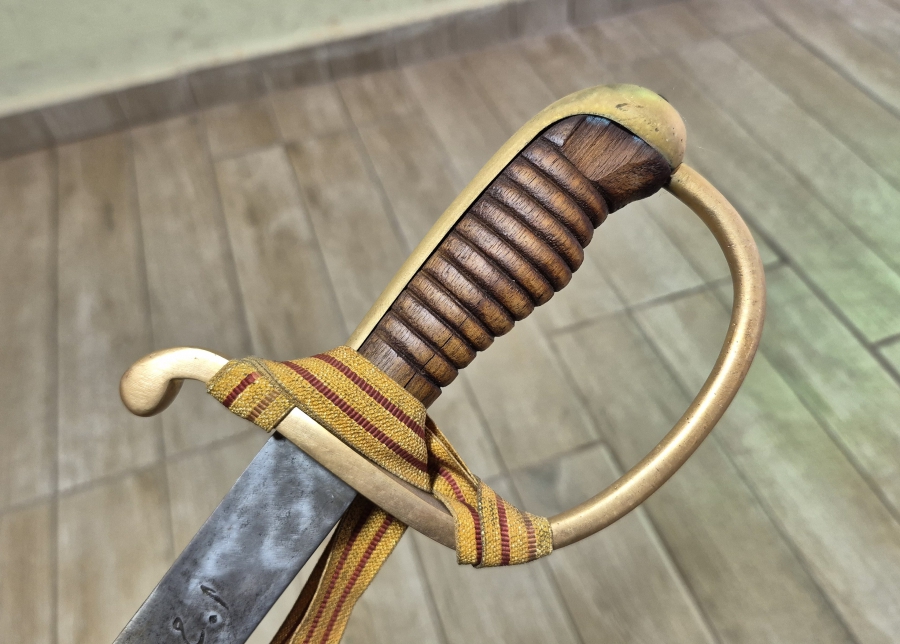 ORİJİNAL PÜSKÜLÜYLE UZUN TİP ALLAH BİZİMLE YAZILI SUBAY KILICI