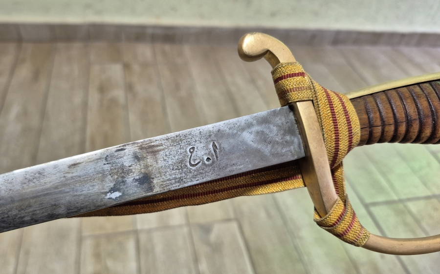 ORİJİNAL PÜSKÜLÜYLE UZUN TİP ALLAH BİZİMLE YAZILI SUBAY KILICI